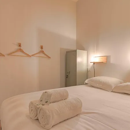Apartment Cosy And Quiet 5 Min From De